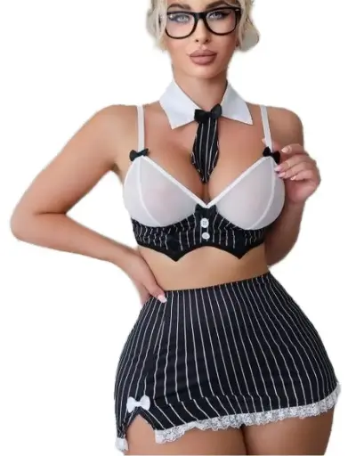 Sarah - Uniforme Sexy et Élégant